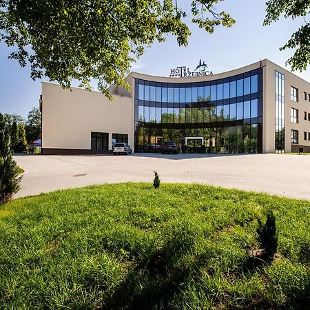 Hotel Trzebnica Buitenkant foto
