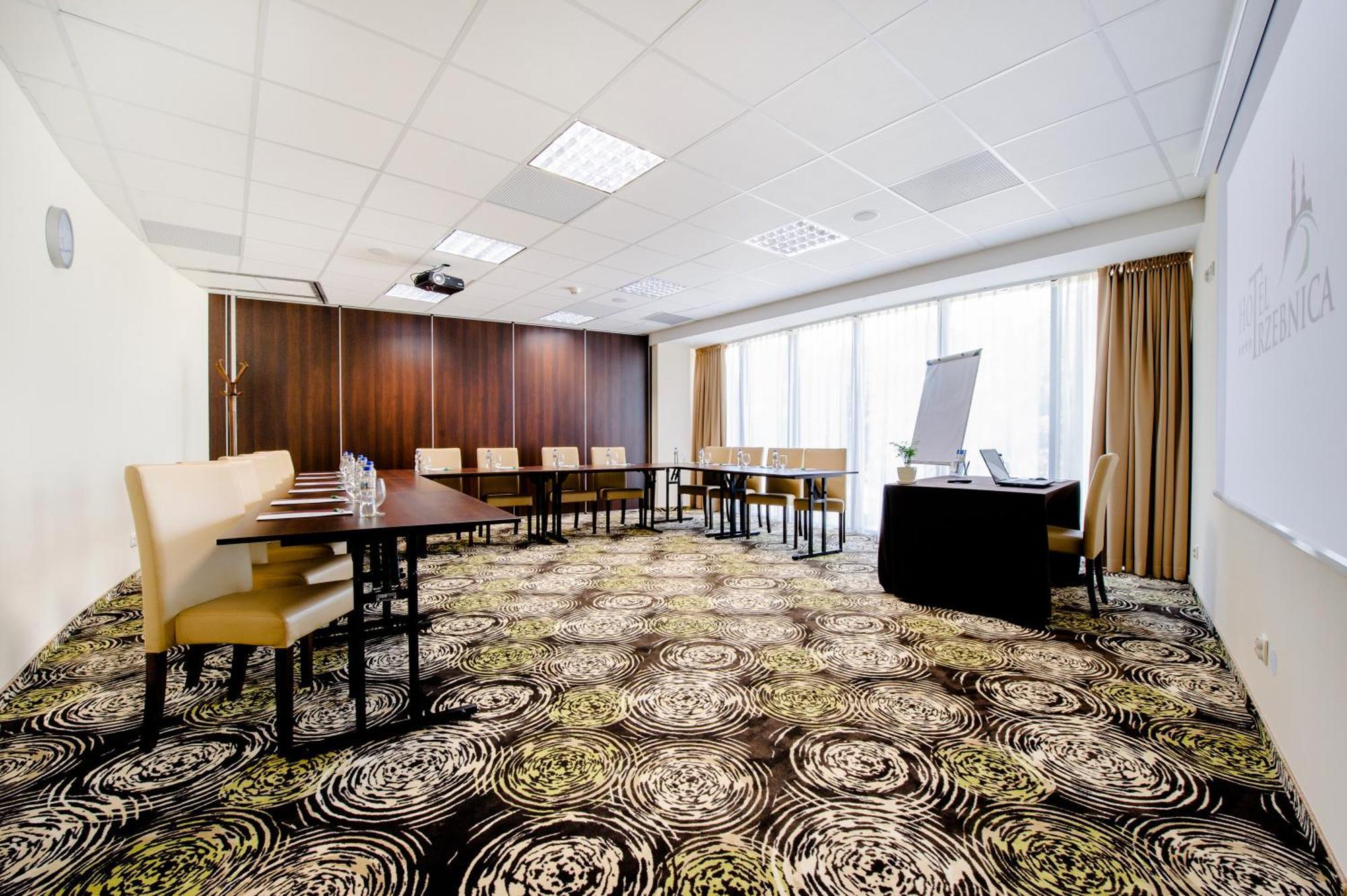 Hotel Trzebnica Buitenkant foto