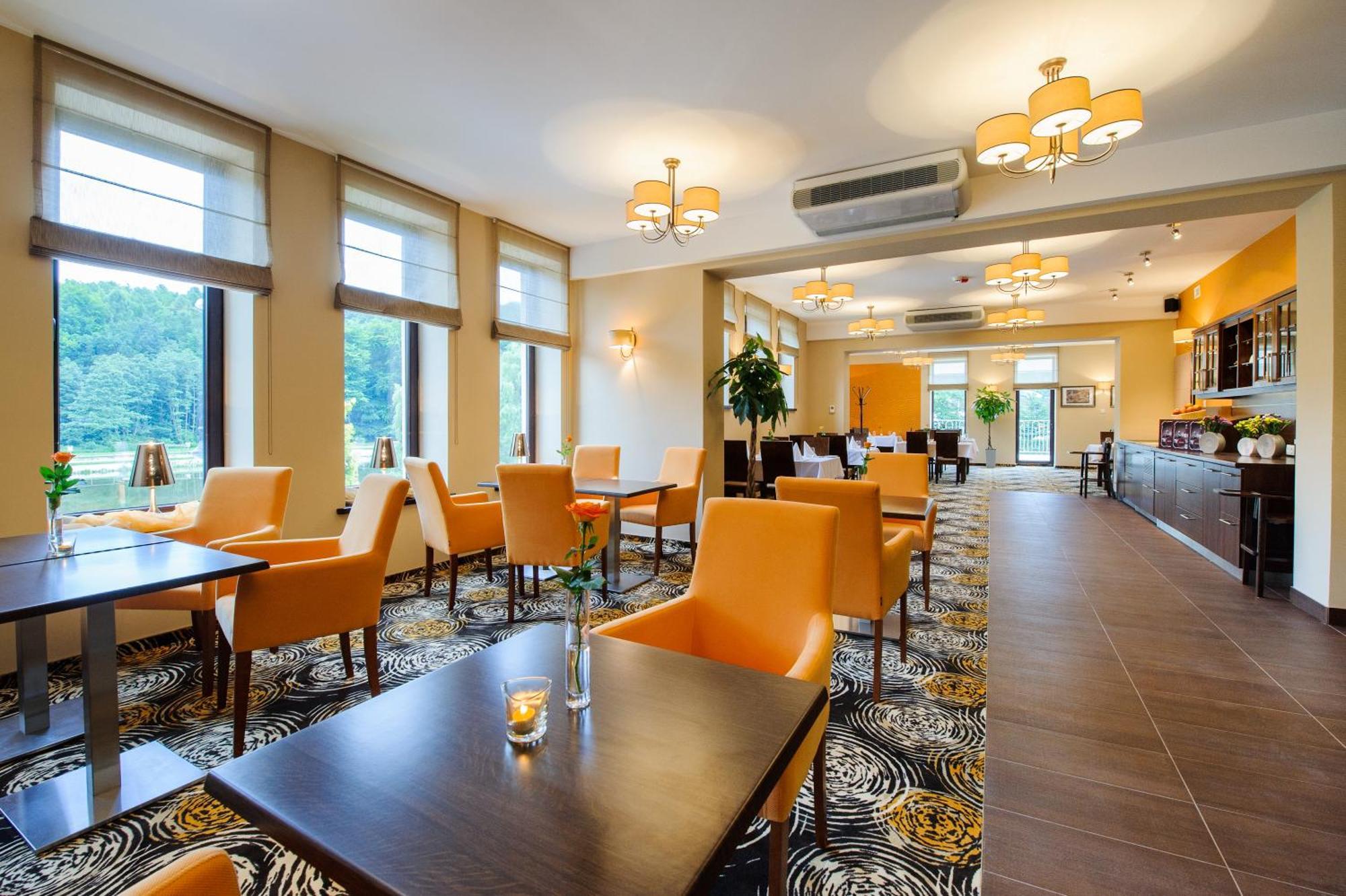 Hotel Trzebnica Buitenkant foto