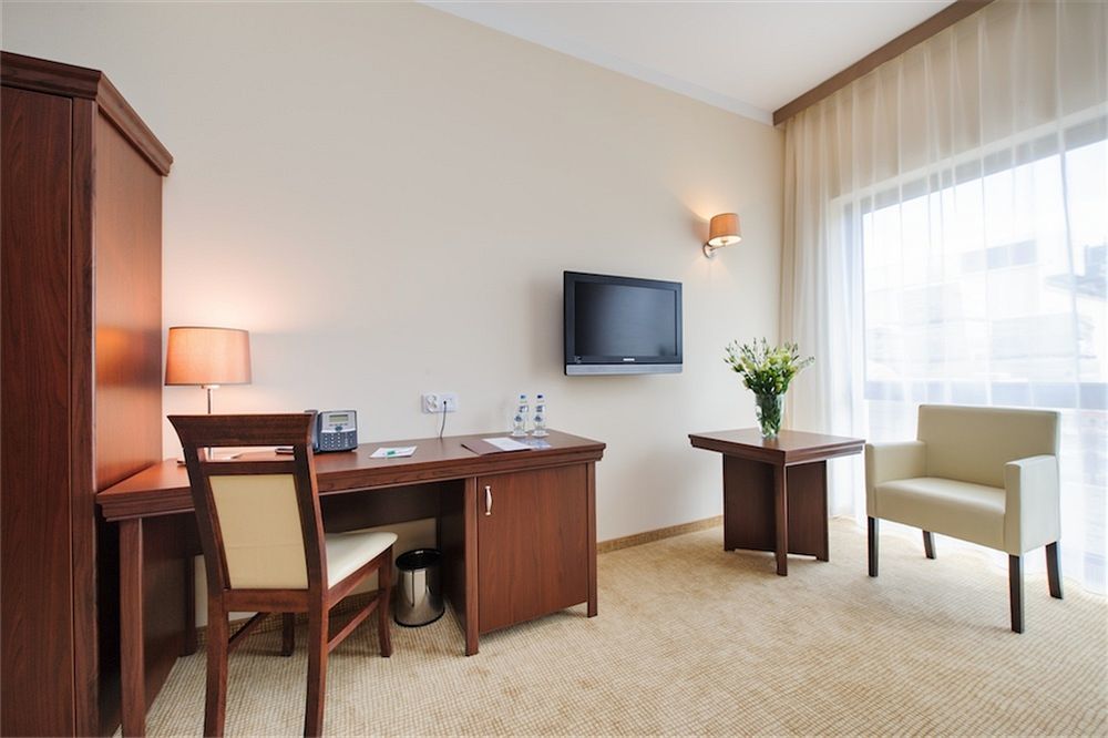 Hotel Trzebnica Buitenkant foto