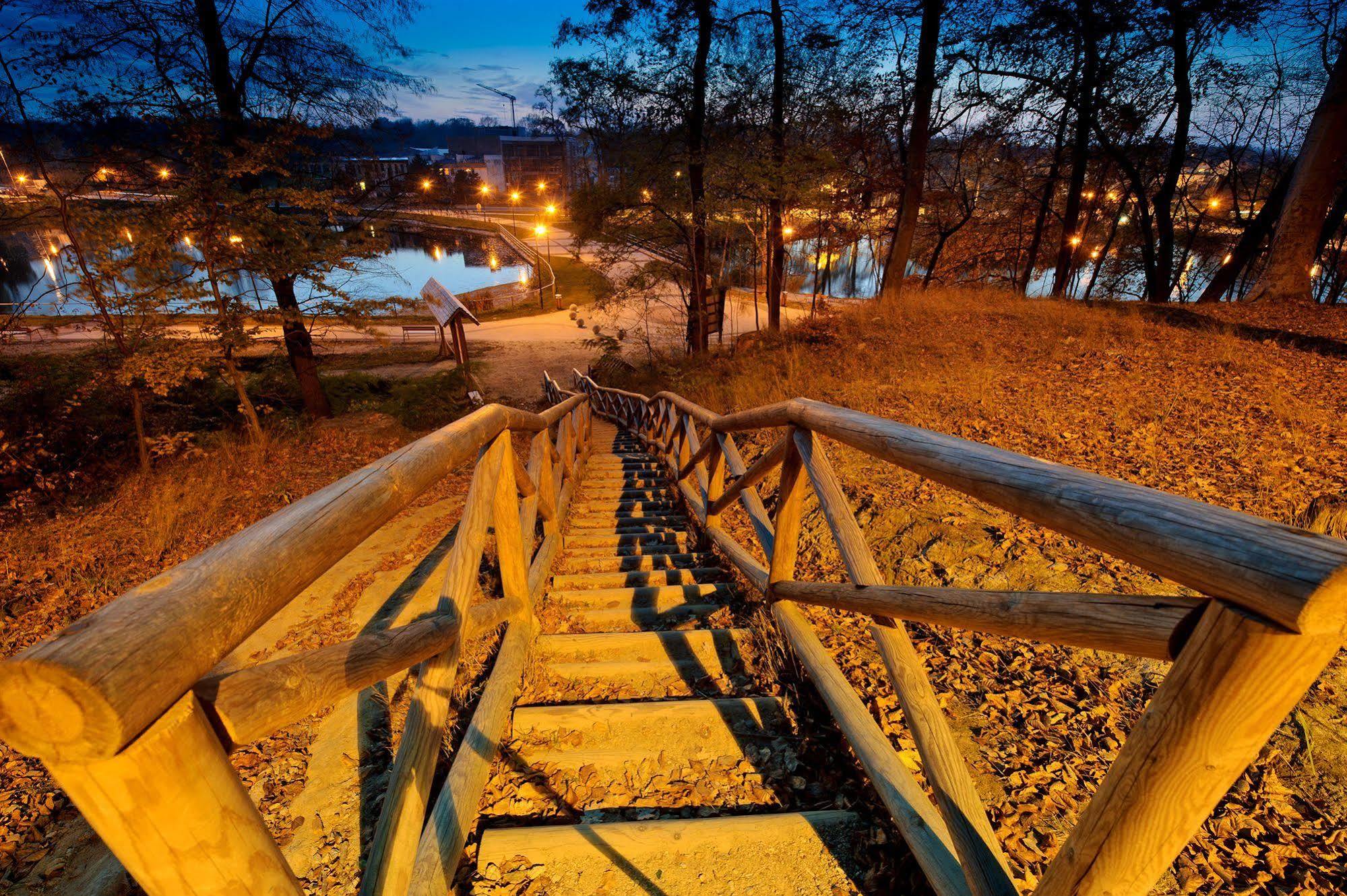 Hotel Trzebnica Buitenkant foto